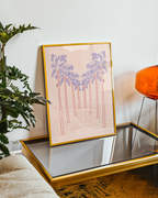 Mockup av Palm Dream Sunset affisch på vägg – köp enkelt hos Bozetto i hög kvalitet
