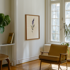 Mockup av Watercolor lavender affisch på vägg – köp enkelt hos Bozetto i hög kvalitet