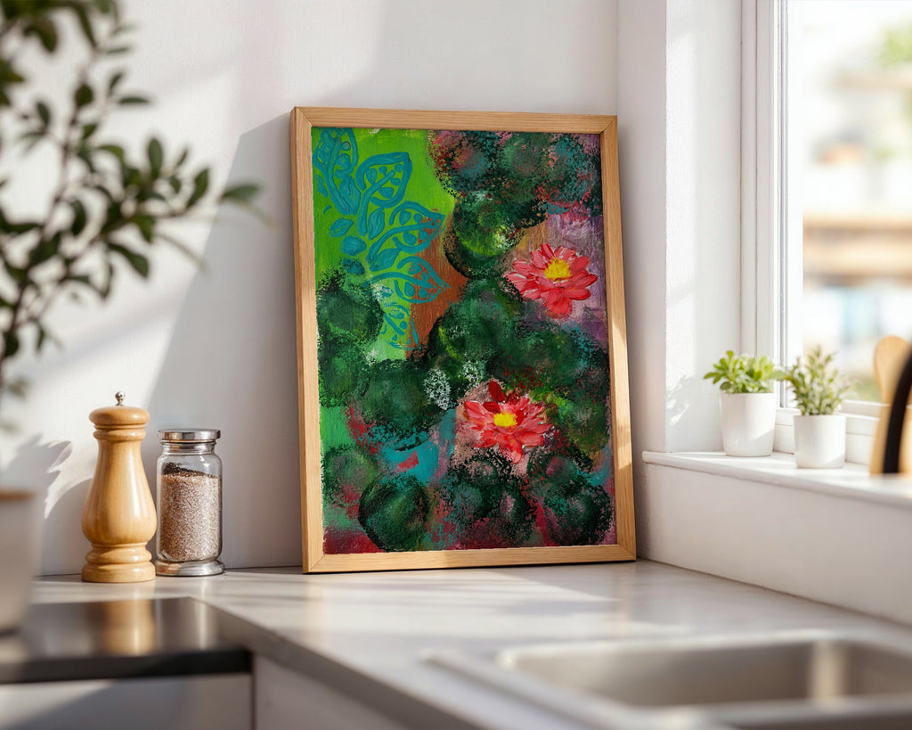 Sonia Tondkar Röda Blommor i Grönt Poster – i rum 5