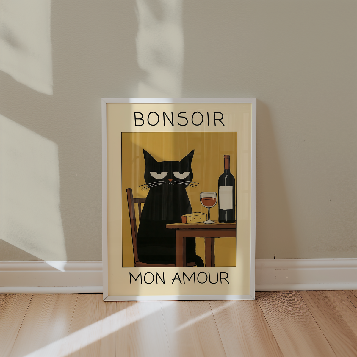 Mockup av Midnight Wine Cat affisch på vägg – köp enkelt hos Bozetto i hög kvalitet