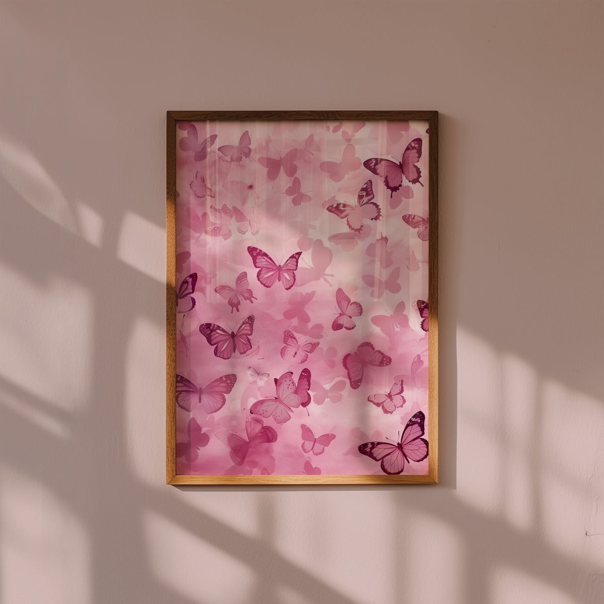 Mockup av Berry Butterfly Bloom affisch på vägg – köp enkelt hos Bozetto i hög kvalitet