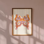 Mockup av Orange Butterfly Symmetry affisch på vägg – köp enkelt hos Bozetto i hög kvalitet
