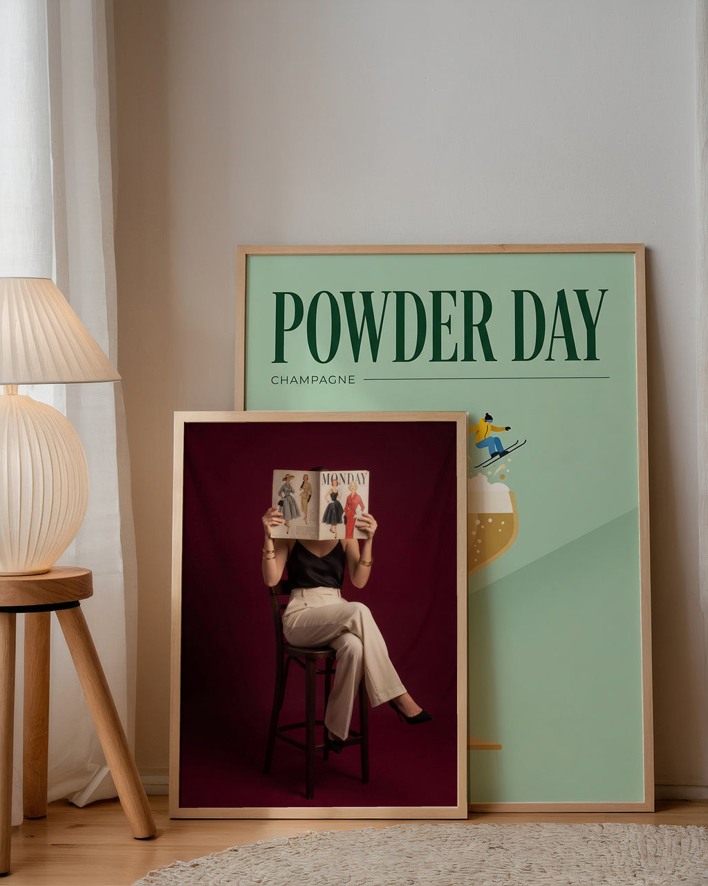 Behind the Pages Poster – två posters i rum 1