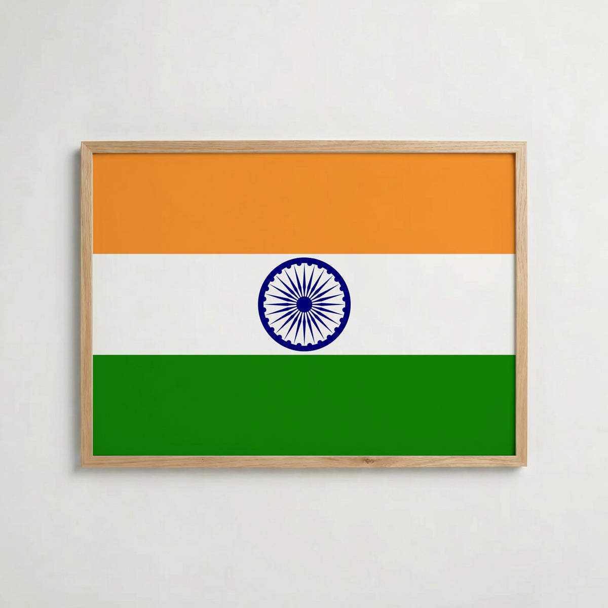 India National Flag Poster i ekram – inramad konsttryck för stilren inredning hos Bozetto