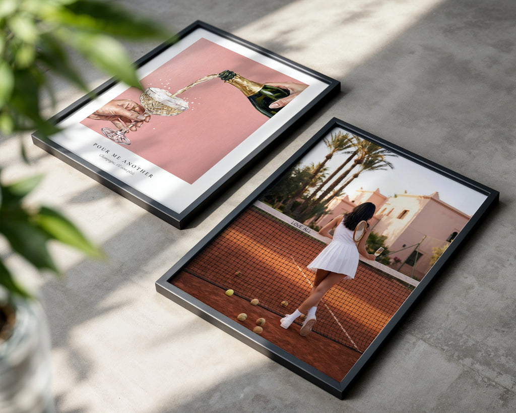 Love All Poster – två posters i rum 2