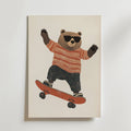 Cool Bear on Skateboard – stilfullt konsttryck från Bozetto, tryckt på matt finpapper