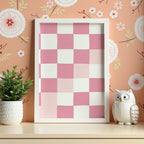 Väggmockup av Pink Checkered affisch på ljus tegelvägg – Bozetto konsttryck i hög tryckkvalitet