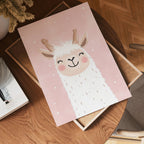 Happy Llama – affisch med snyggt motiv, köp enkelt hos Bozetto i flera storlekar
