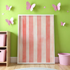 Väggmockup av Pink Stripes affisch på ljus tegelvägg – Bozetto konsttryck i hög tryckkvalitet