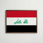 Iraq National Flag Poster i valnötsram – varm konstaffisch för hemmet från Bozetto