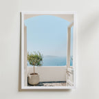 Santorini Balcony Calm – stilfullt konsttryck från Bozetto, tryckt på matt finpapper