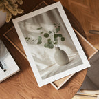 Eucalyptus Vase poster visad rakt fram – Bozetto affisch i hög tryckkvalitet i hög tryckkvalitet