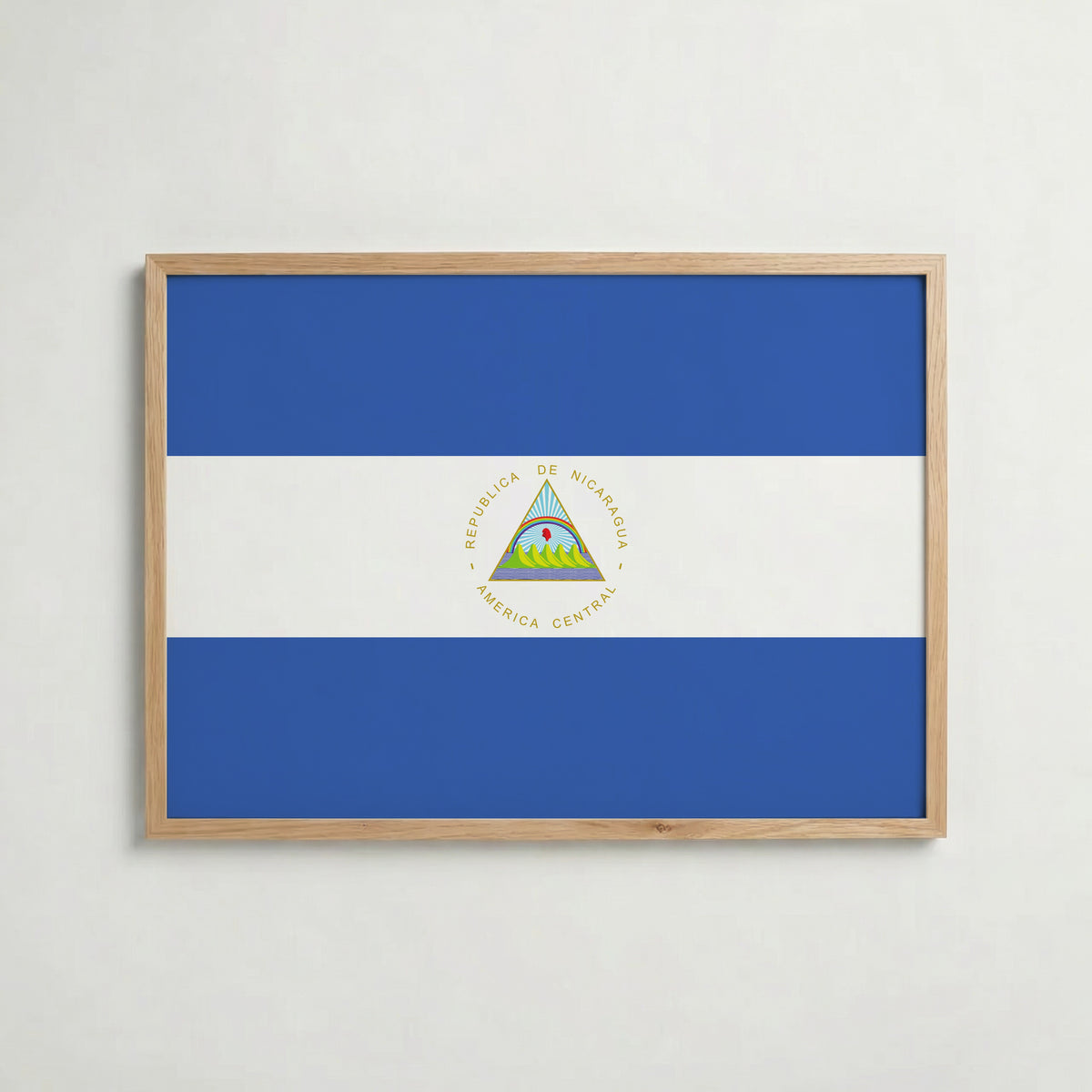 Nicaragua National Flag Poster i ekram – inramad konsttryck för stilren inredning hos Bozetto