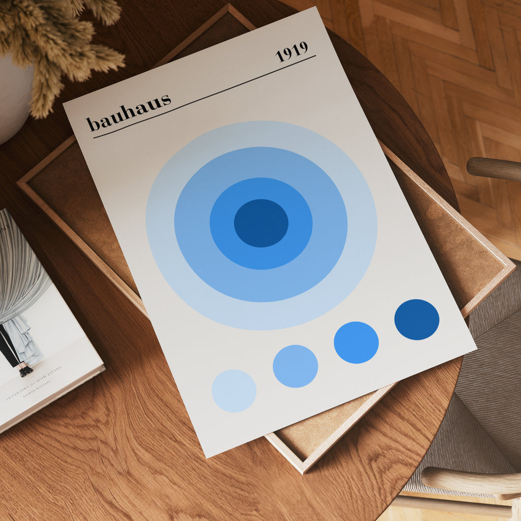 Bauhaus Blue Circles poster visad rakt fram – Bozetto affisch i hög tryckkvalitet