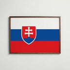 Slovakia National Flag Poster i valnötsram – varm konstaffisch för hemmet från Bozetto