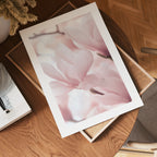 Blush Pink in Bloom poster visad rakt fram – Bozetto affisch i hög tryckkvalitet