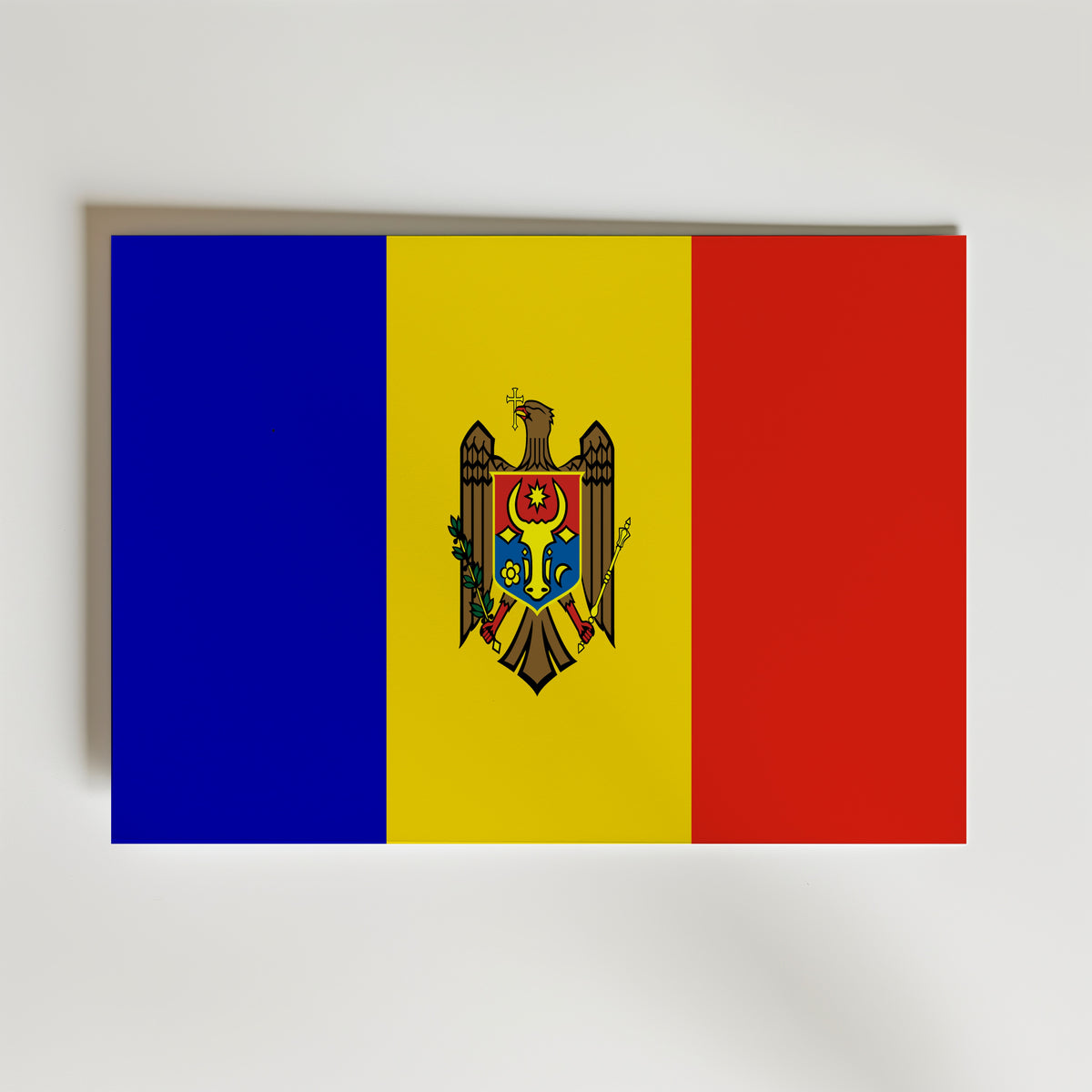 Moldova National Flag Poster – modern konst och stilren konsttryck för hemmet hos Bozetto