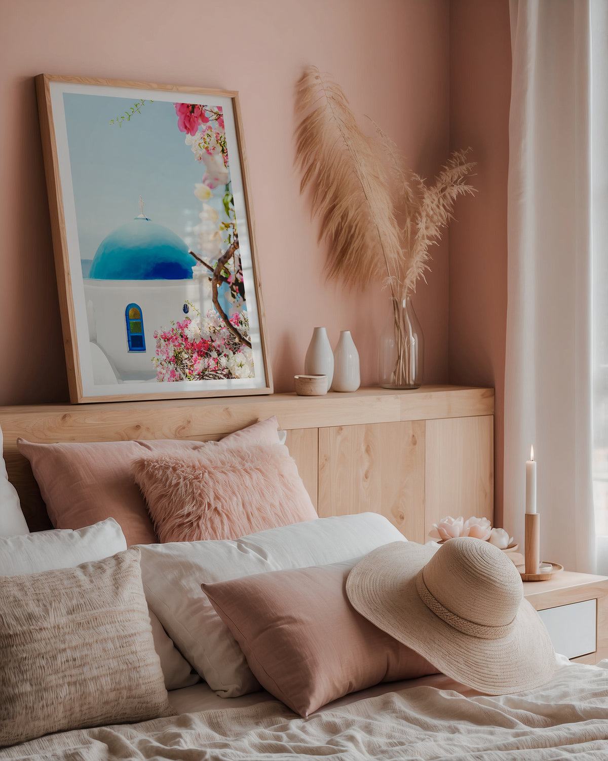 Santorini Bloom Escape poster visualiserad på vägg – från Bozetto i hög kvalitet