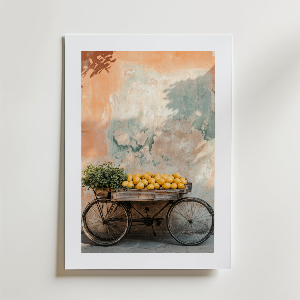 Wheels & Citrus – stilfullt konsttryck från Bozetto, tryckt på matt finpapper i hög tryckkvalitet