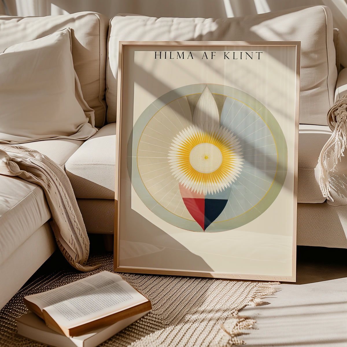 Hilma af Klint The Sun poster visualiserad på vägg – från Bozetto i hög kvalitet