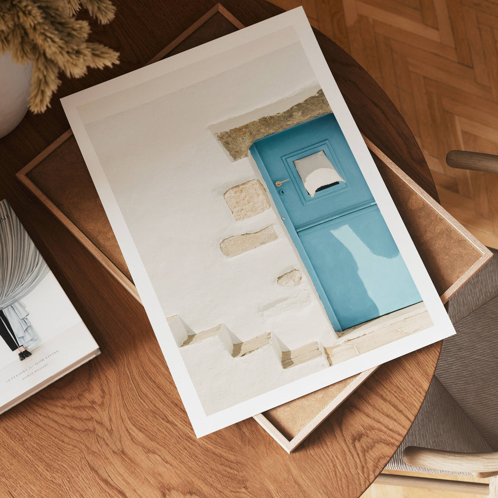 Mediterranean Blue Door – affisch med stilfullt motiv från Bozetto i hög kvalitet