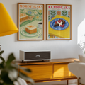 Bundle 2-pack Två Svenska Favoriter visualiserad i interiör – postercollection hos Bozetto