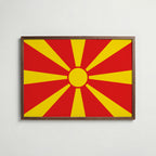 North Macedonia National Flag Poster i valnötsram – varm konstaffisch för hemmet från Bozetto