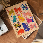 Colorful Cat Parade konsttryck på vit bakgrund – elegant Bozetto affisch för hemmet