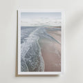 Coastal Horizon Calm – stilfullt konsttryck från Bozetto, tryckt på matt finpapper