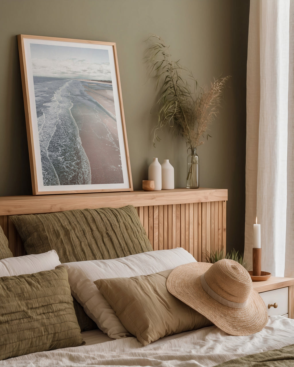 Mockup av Coastal Horizon Calm affisch på vägg – köp enkelt hos Bozetto i hög kvalitet