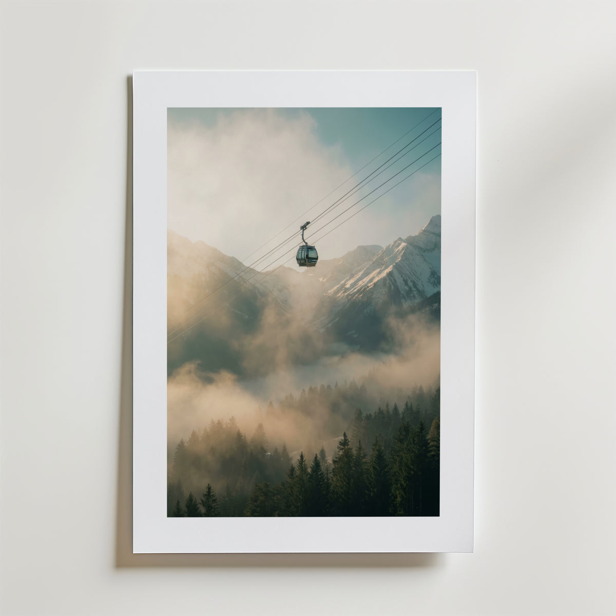 Alpine Mist Ascent – stilfullt konsttryck från Bozetto, tryckt på matt finpapper