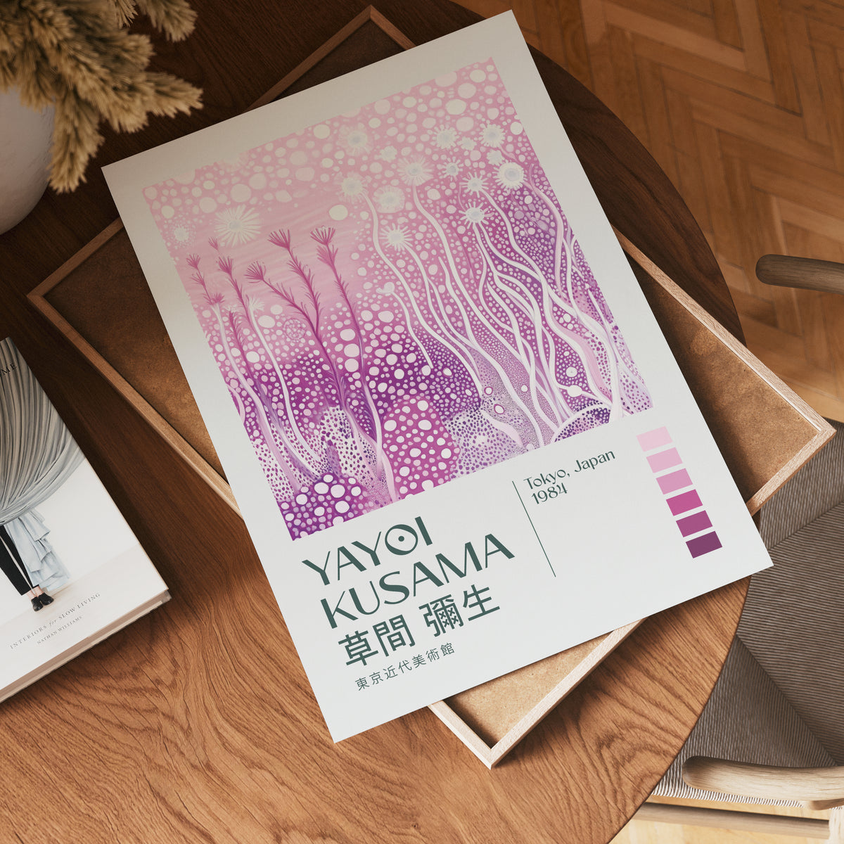 Yayoi Kusama Pink Infinity i väggmockup – konsttryck från Bozetto i hög kvalitet