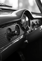 Old School Car Dashboard poster visad rakt fram – Bozetto affisch i hög tryckkvalitet
