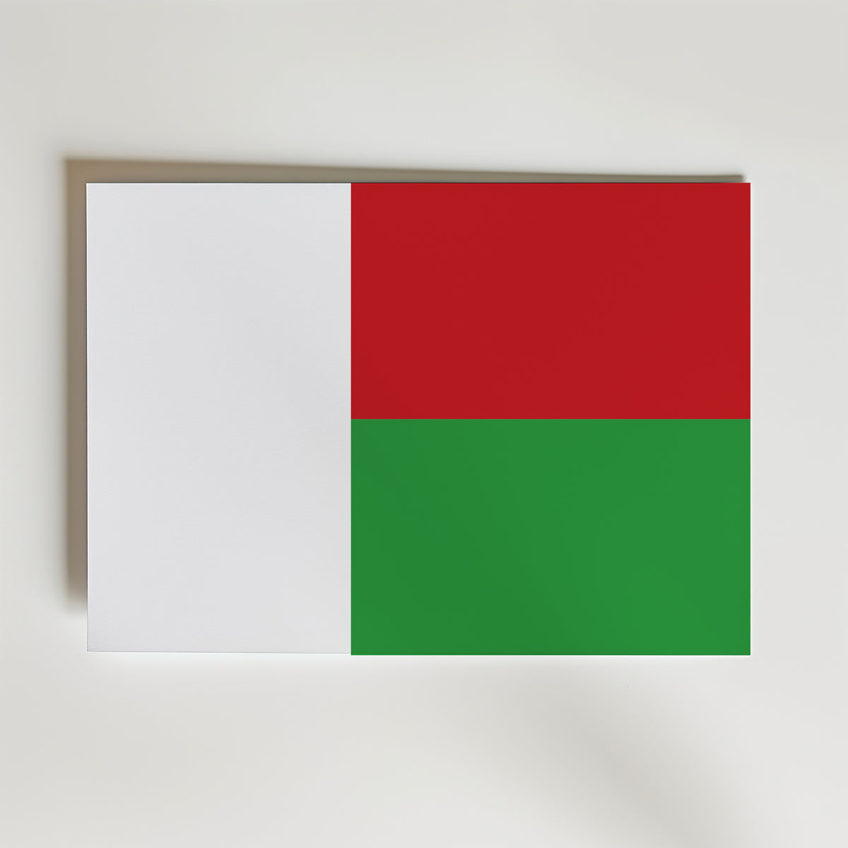 Madagascar National Flag Poster – modern konst och stilren konsttryck för hemmet hos Bozetto