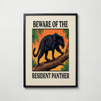 Resident Panther affisch i svart ram med svart panter mot glödande himmel