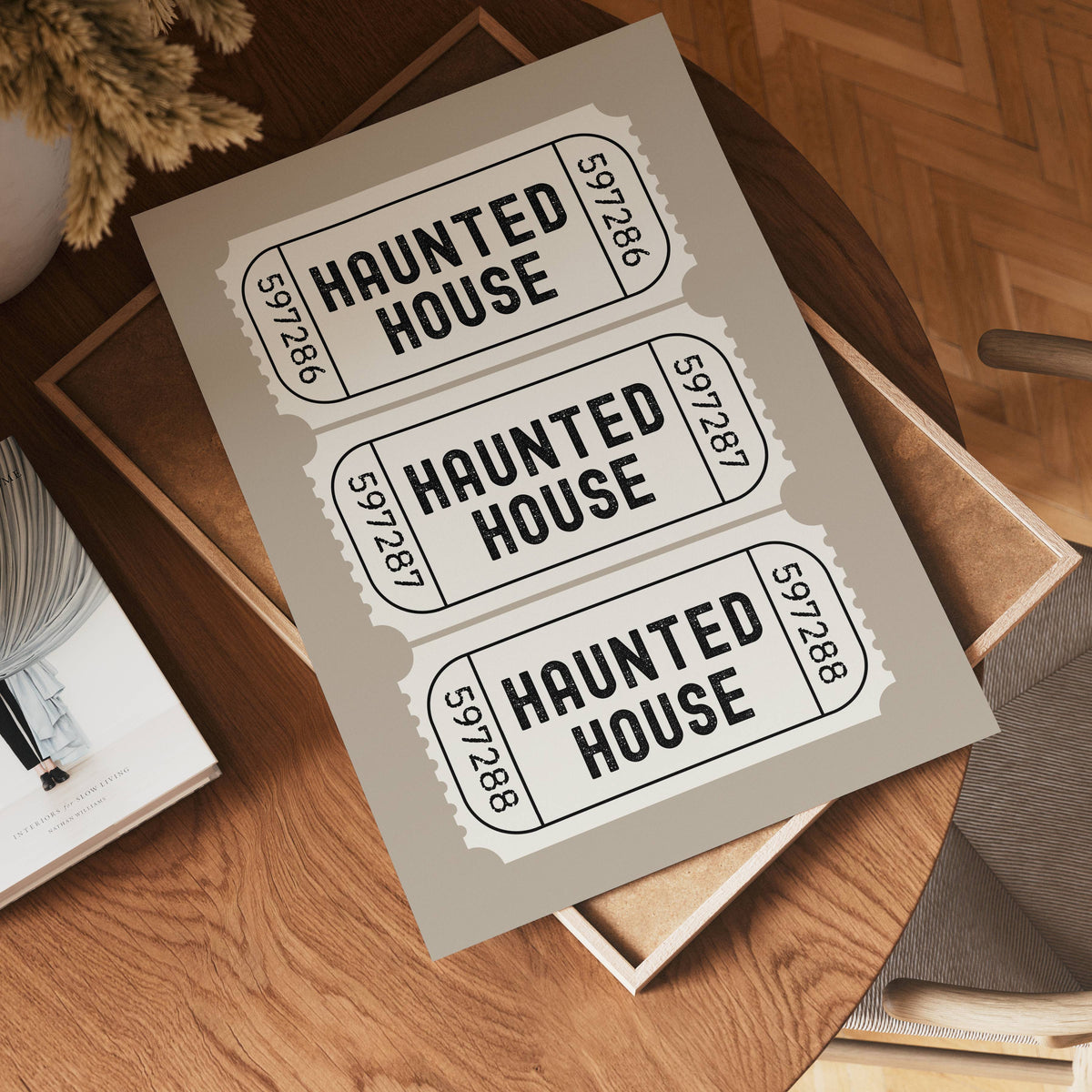 Haunted Ticket poster i flera storlekar – jämför mått och välj rätt hos Bozetto i hög tryckkvalitet