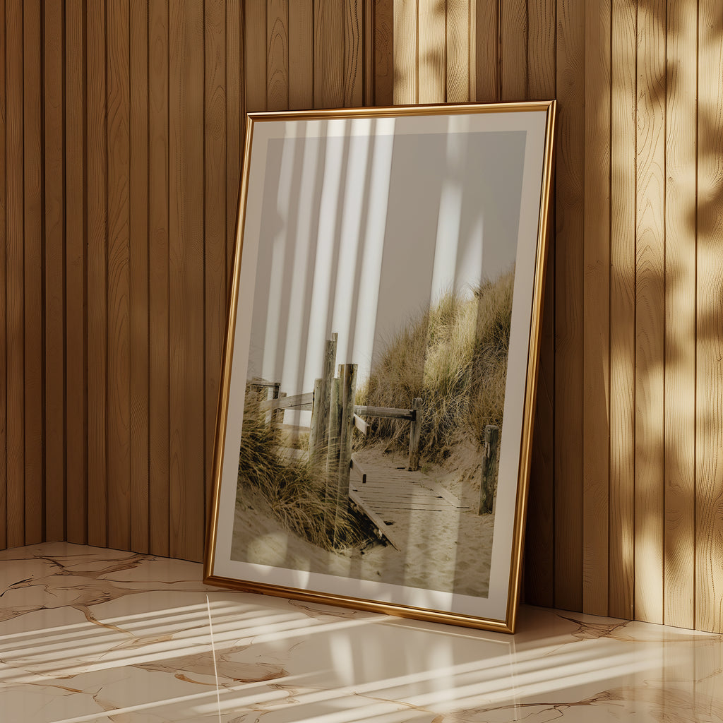 Väggmockup av Dune Path Silence affisch på ljus vägg – Bozetto konsttryck – nr 3