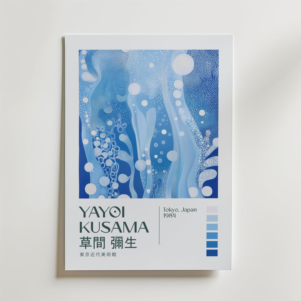 Mockup av Yayoi Kusama Blue Infinite affisch på vägg – köp enkelt hos Bozetto i hög kvalitet