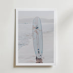 Surfboard Serenity – stilfullt konsttryck från Bozetto, tryckt på matt finpapper
