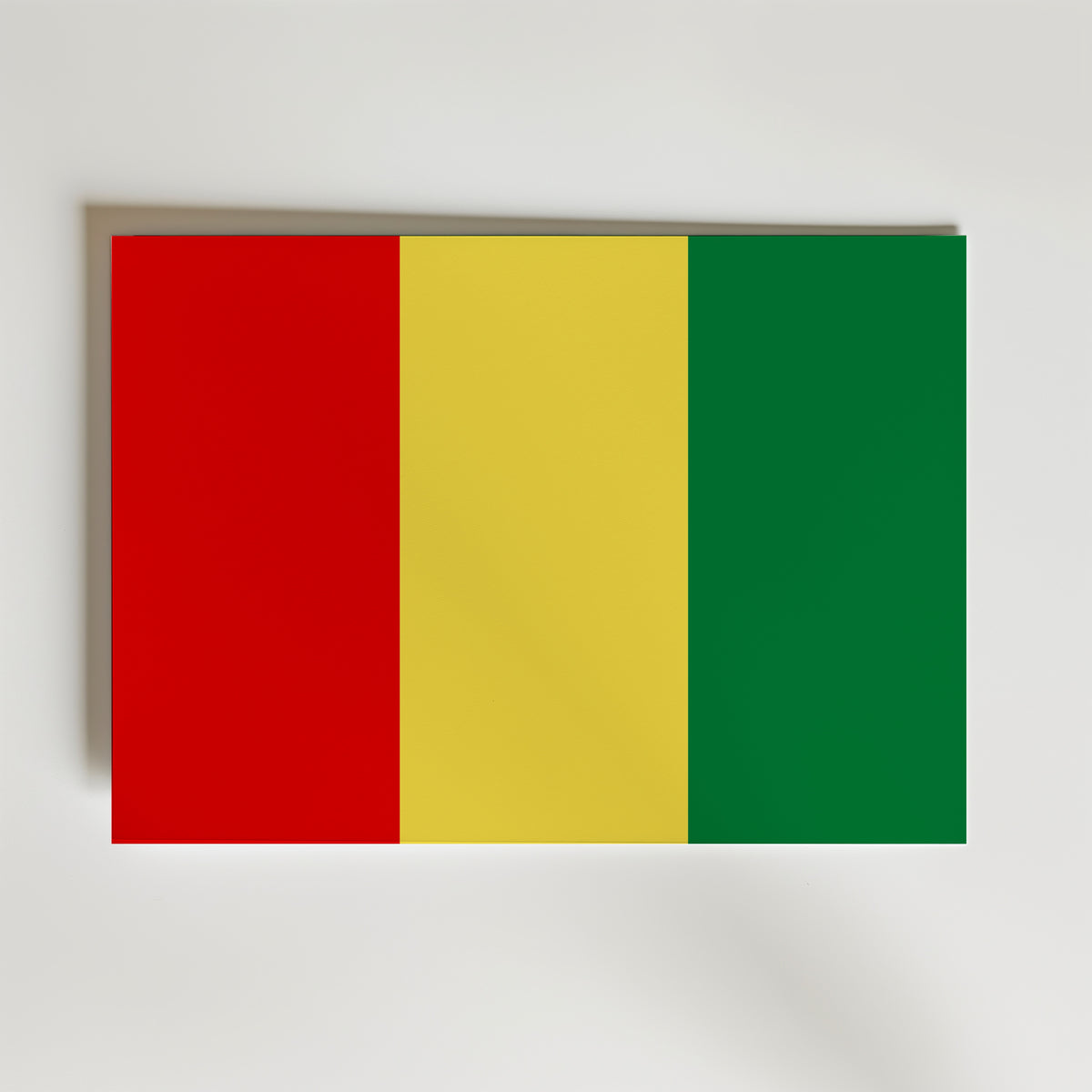Guinea National Flag Poster – modern konst och stilren konsttryck för hemmet hos Bozetto