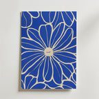 Happy Blue Flower – stilfullt konsttryck från Bozetto, tryckt på matt finpapper i hög tryckkvalitet