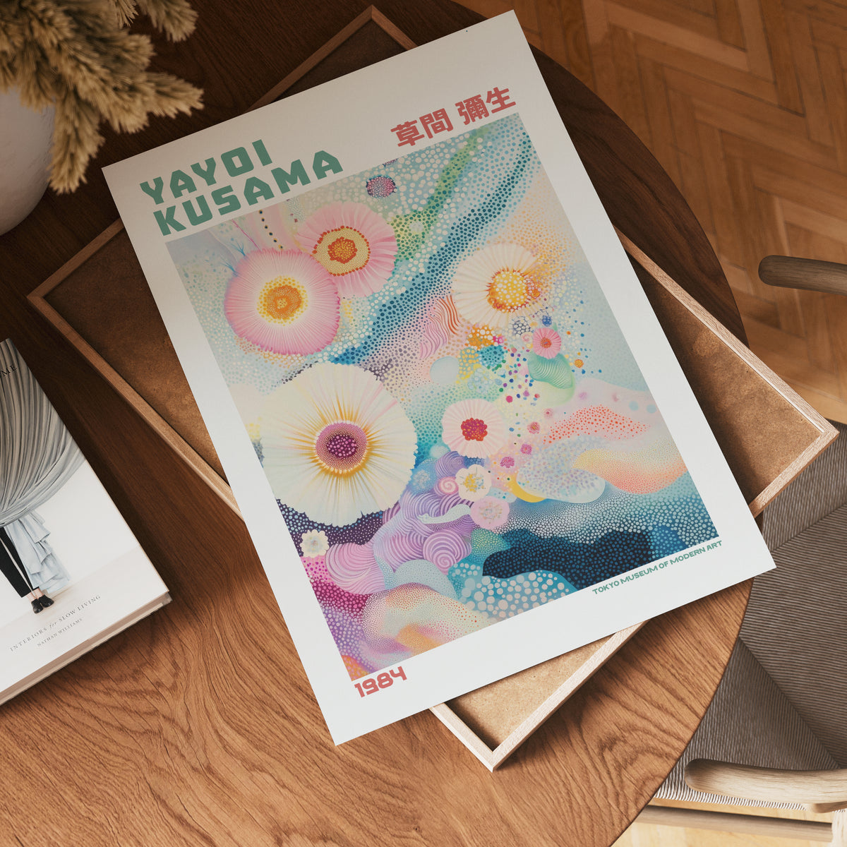 Väggmockup med Yayoi Kusama Ethereal Bloom – köp enkelt hos Bozetto affisch i hög kvalitet