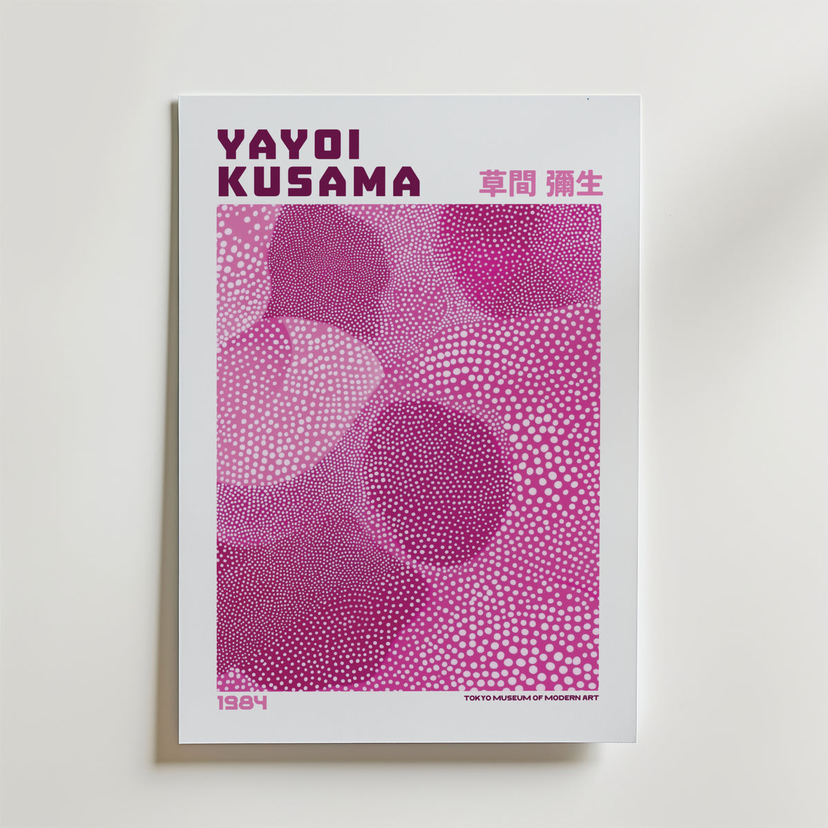 Mockup av Yayoi Kusama Pink Infinity affisch på vägg – köp enkelt hos Bozetto i hög kvalitet