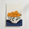 Bowl of Oranges – stilfullt konsttryck från Bozetto, tryckt på matt finpapper i hög tryckkvalitet