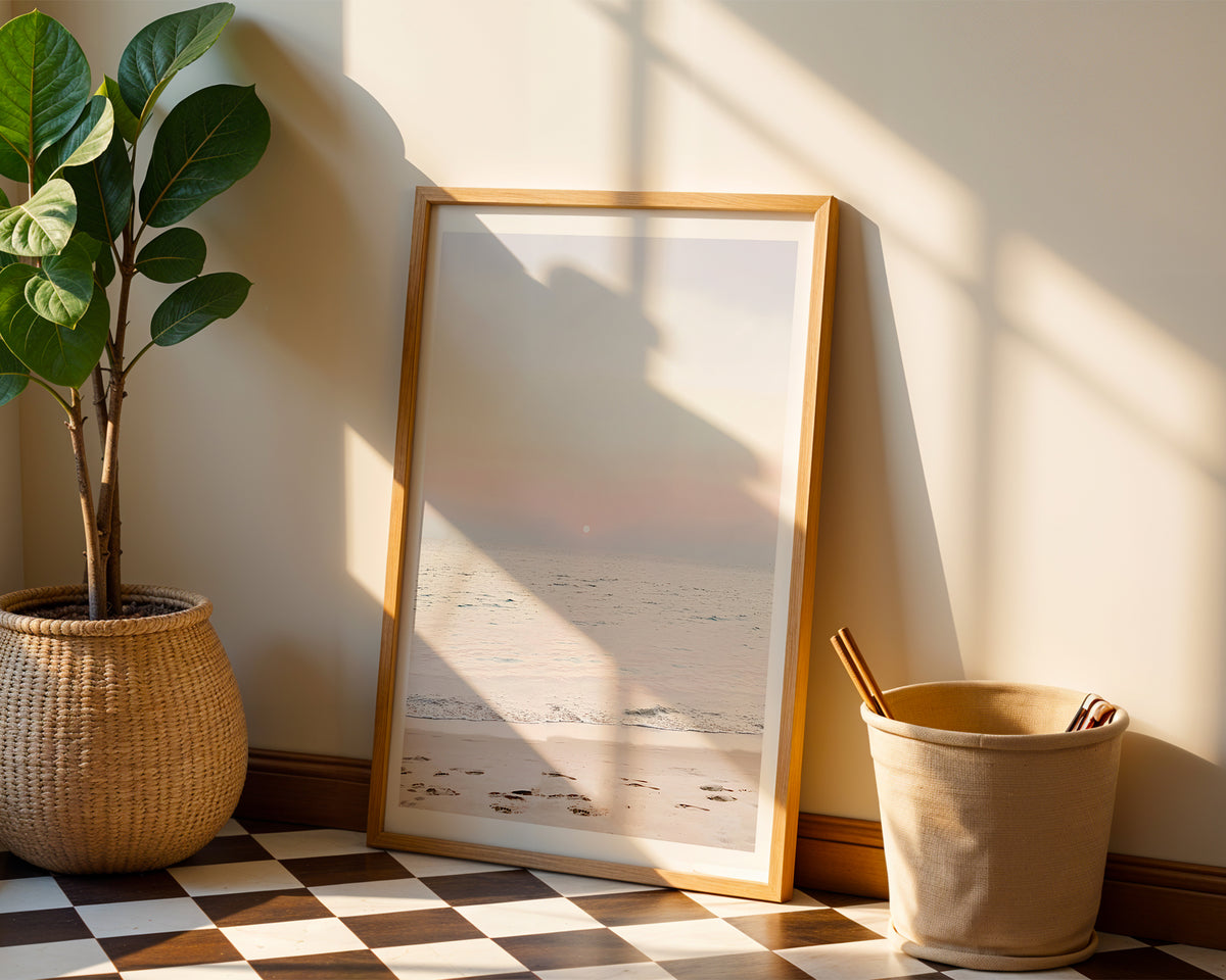 Väggmockup av Pastel Horizon Sunset affisch på ljus vägg – Bozetto konsttryck – nr 3