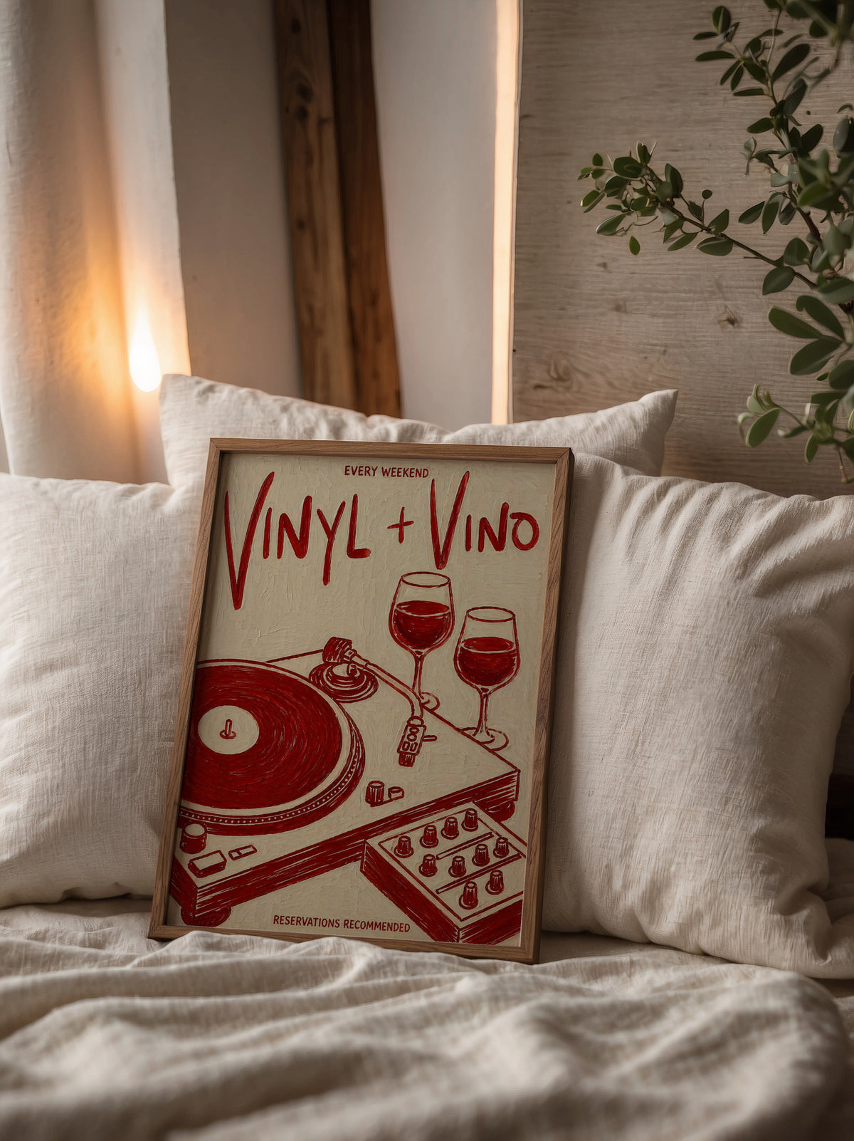 Vinyl & Vino affisch i ljust minimalistiskt vardagsrum – köp enkelt hos Bozetto i hög kvalitet