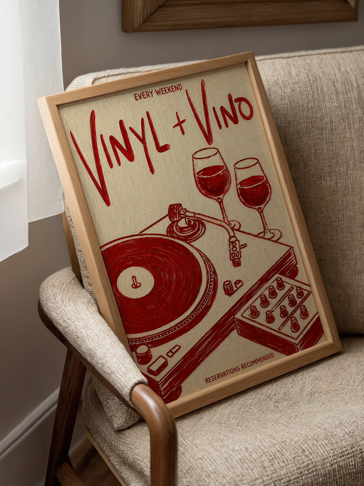 Vinyl & Vino affisch i minimalistiskt sovrum – köp enkelt hos Bozetto i hög kvalitet