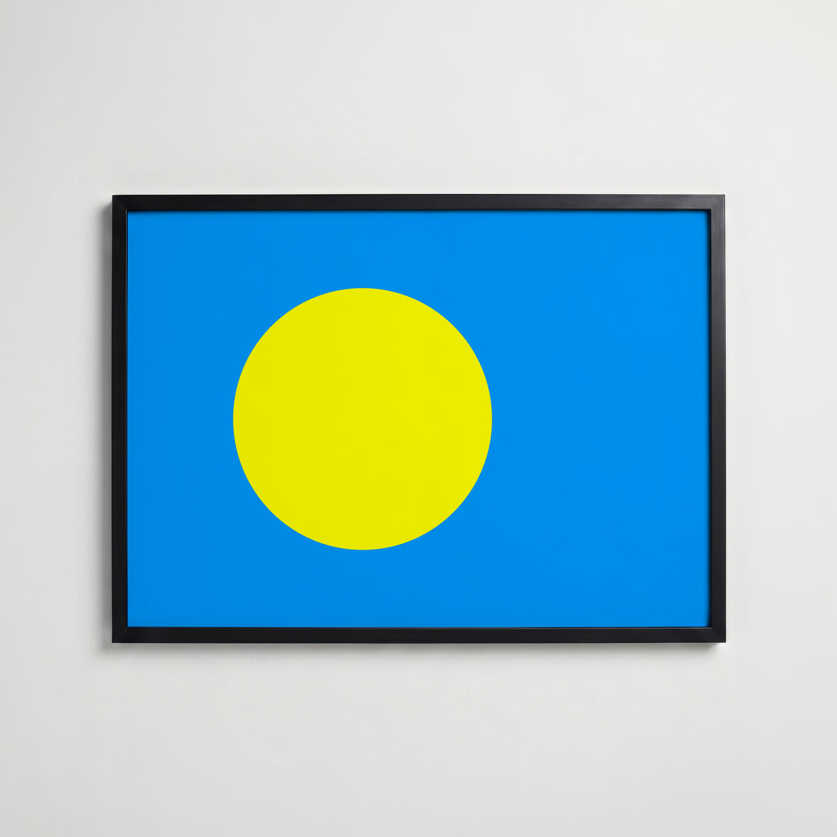 Palau National Flag Poster i svart ram – stilren konsttryck som väggdekor från Bozetto
