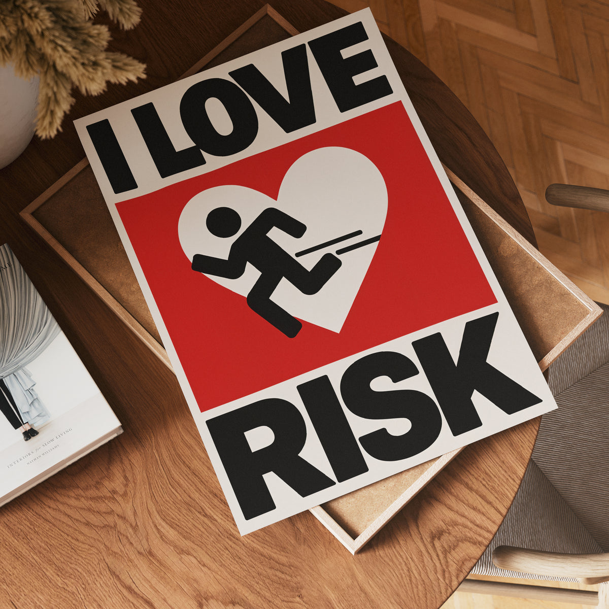 Love Risk poster visad rakt fram – Bozetto affisch i hög tryckkvalitet i hög tryckkvalitet