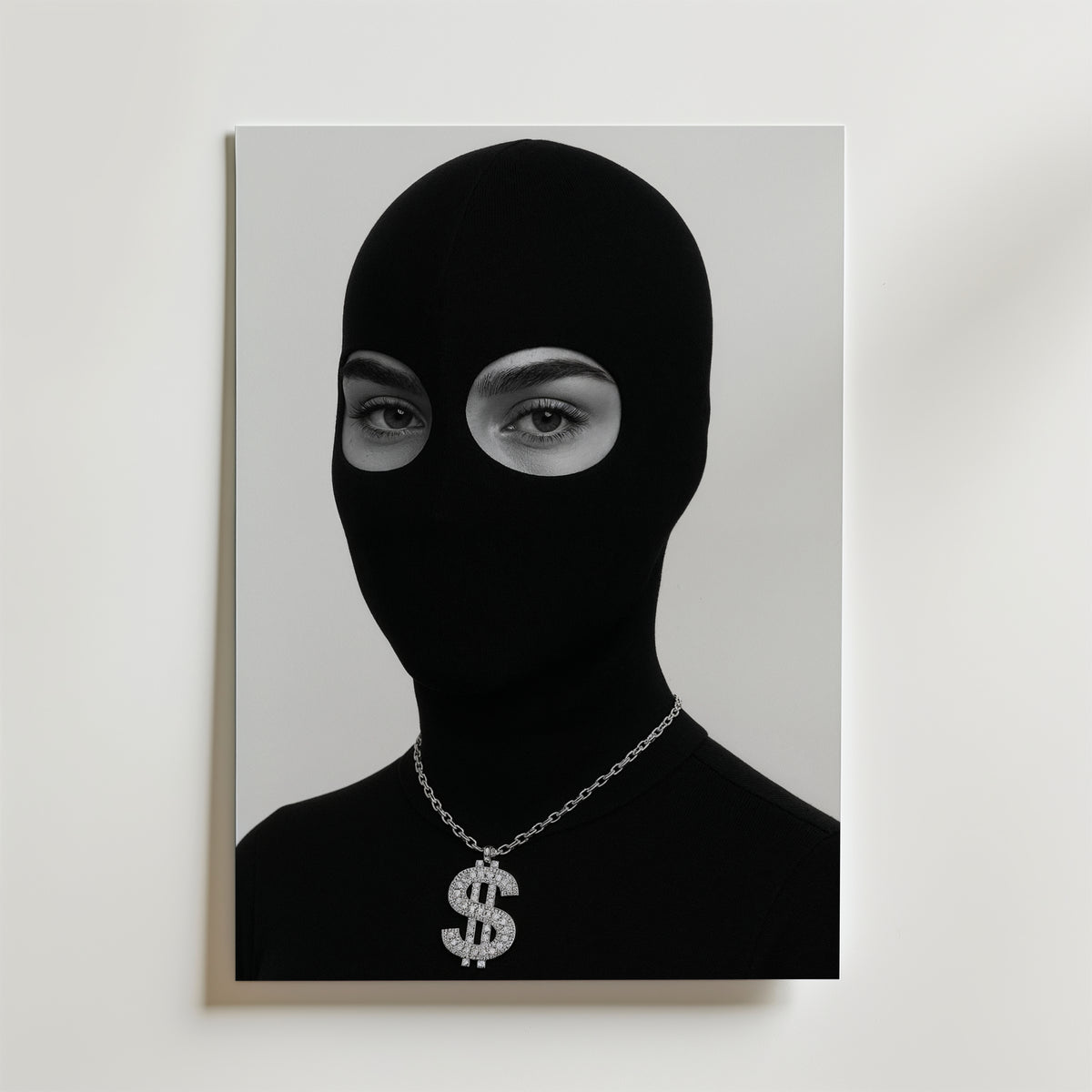 Silent Currency – stilfullt konsttryck från Bozetto, tryckt på matt finpapper i hög tryckkvalitet
